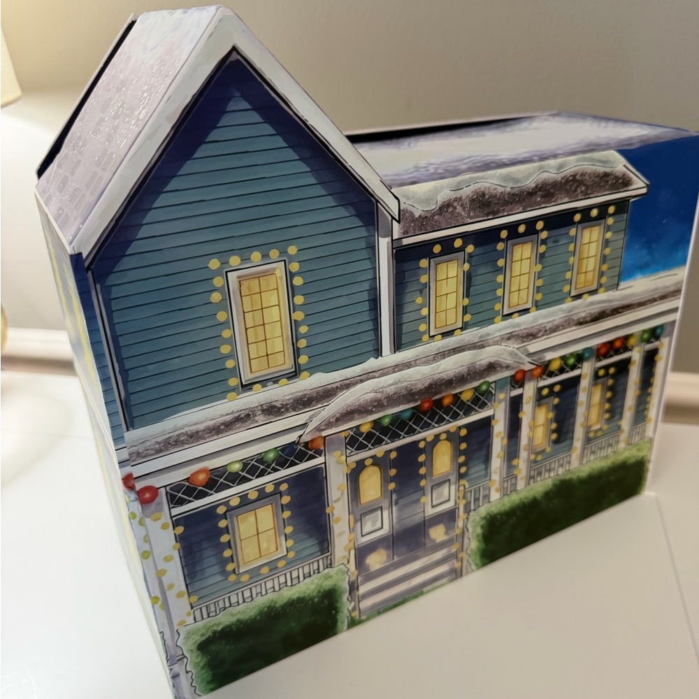 Gilmore Girls Holiday House Advent Calendar - Picture 5 of 14